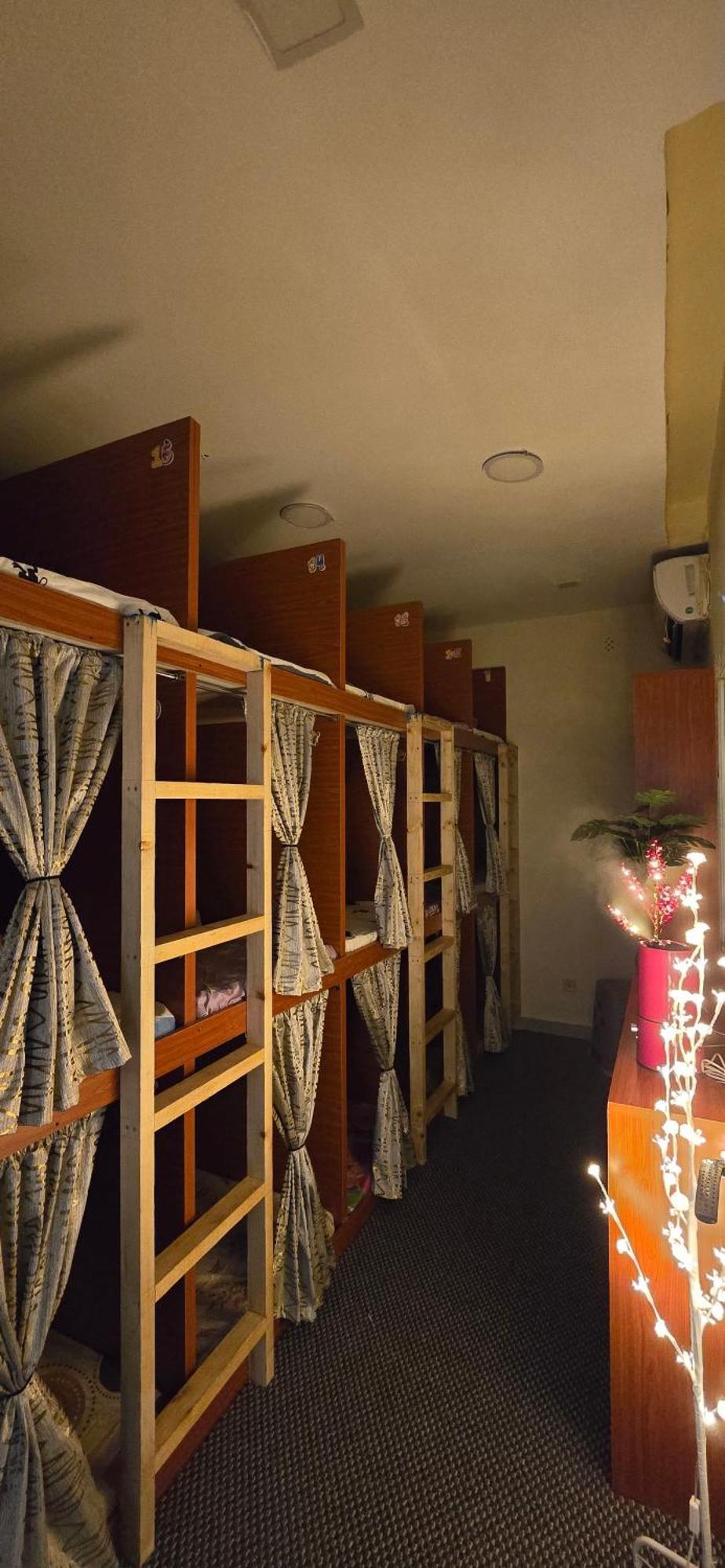 Bed and Breakfast Alharaki Capsule à Dubaï Extérieur photo